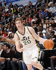 本场马刺在 本场马刺在